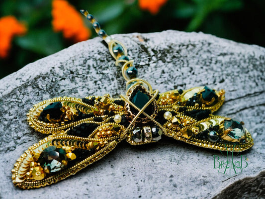 𝐋𝐔𝐗𝐔𝐑𝐘 𝐁𝐋𝐀𝐂𝐊 & 𝐆𝐎𝐋𝐃 𝐕𝐈𝐂𝐓𝐎𝐑𝐈𝐀 𝐃𝐑𝐀𝐆𝐎𝐍𝐅𝐋𝐘 𝐁𝐄𝐀𝐃𝐈𝐍𝐆 𝐁𝐑𝐎𝐎𝐂𝐇𝐄𝐒