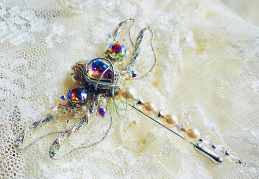 𝟔𝐃 𝐁𝐑𝐈𝐃𝐀𝐋 𝐃𝐑𝐀𝐆𝐎𝐍𝐅𝐋𝐘 𝐁𝐄𝐀𝐃𝐄𝐃 𝐁𝐑𝐎𝐎𝐂𝐇 & 𝐏𝐈𝐍